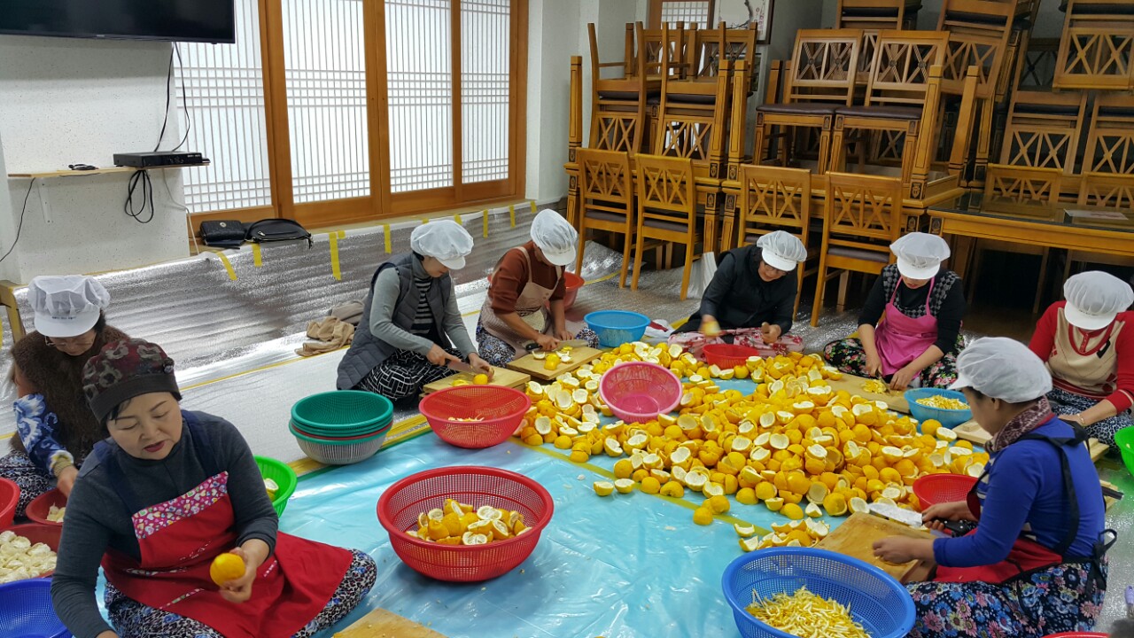 원기 103년 고흥교당 유자작업 사진.jpg